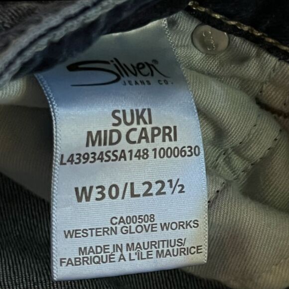 Silver Suki Medium Wash Capri Jeans Size 30” #107 - Picture 2 of 6